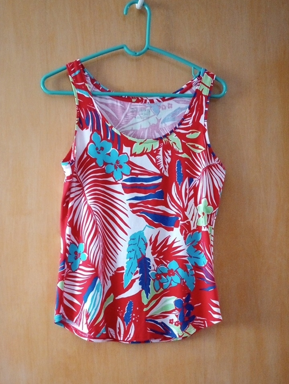 Sleeveless Red Tropical Print Tank Top